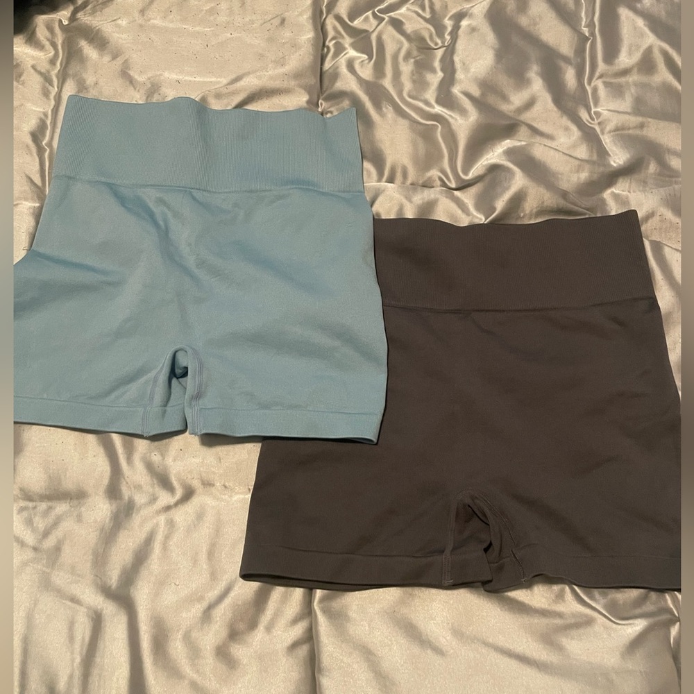 MEDIUM butt scrunch biker shorts bundle